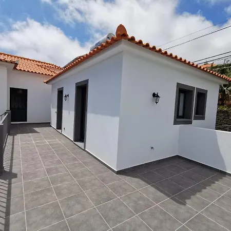 Lucas House Ferienhaus *